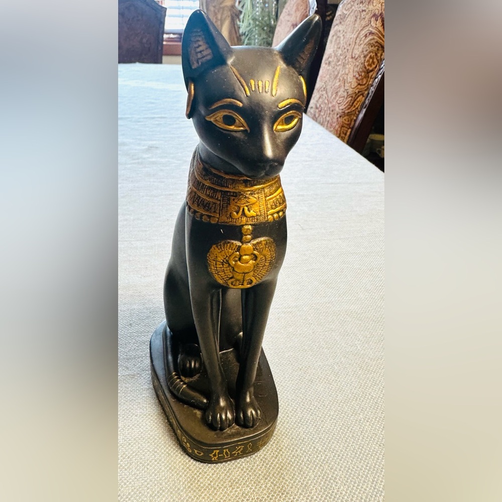 Ornate Egyptian Cat Figurine/Goddess Bastet Centerpiece/Statue Pristine/Rare - Picture 13 of 13
